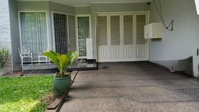 Rumah Elite di Kawasan Taman Meruya, Jakarta Barat, LB 550m², Harga 6 Miliar