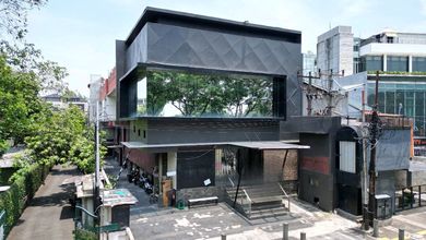 Dijual Turun Harga Mini Building Ex Bar N Resto!! Area Kemang