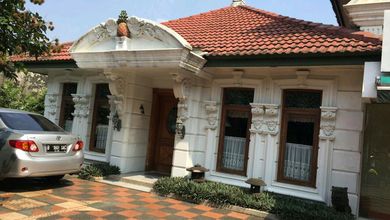 Rumah Mewah Luas 562 m2, di Pondok Indah, Jakarta Selatan