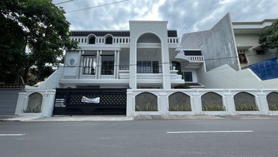 Rumah Mewah di Kawasan Gatot Subroto, Denpasar, LB 750m², Harga 13,8 Miliar