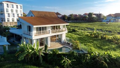 Premium Villa at Brawa with Beautiful Rice Paddy View