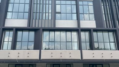 Disewakan Ruko Enchante Bsd, Bangunan 3 Lantai, Masih Baru Gress , Luas Tanah 4.5 X 13 = 59M2 Luas Bangunan 156 M2 >>3 Lantai>>3 Kamar Mandi >>Hadap Jalan Raya