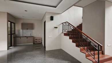 Rumah Mewah di Kawasan BSD, Tangerang, LB 150m², Harga 3,6 Miliar