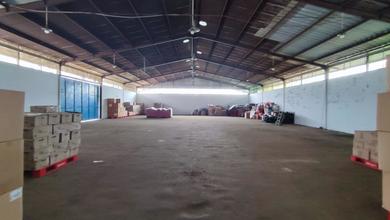 Gudang Di Jl Sungai Tiram Marunda Baru, Cilincing Luas Tanah 7000an Lb +- 1800 M2 Ada Office Akses Kontener 40feet Ada Loading Dock Listrik 13.500watt