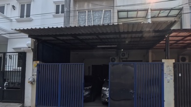 Rumah Elegan di Duri Kepa, Jakarta Barat, 3 KT, LT 105m²