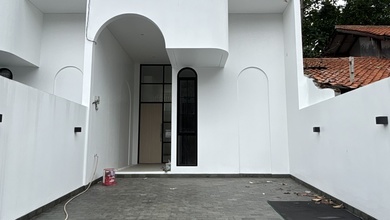 Hunian Mewah di Joglo, Jakarta Barat, 4 Kamar Tidur, LT 138m²