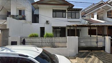 Rumah Elegan di Pondok Indah, Jakarta Selatan, 6 Kamar Tidur, LT 230m²