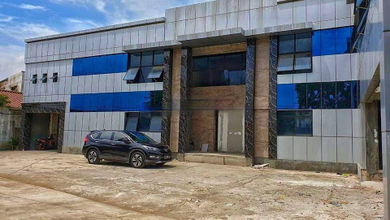 Gudang + Kantor Kapuk Kamal Raya Dijual Sudah Renovasi