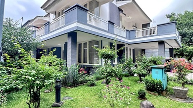 Hunian Mewah di Serpong, Tangerang Selatan, 2 KT, LT 166m²