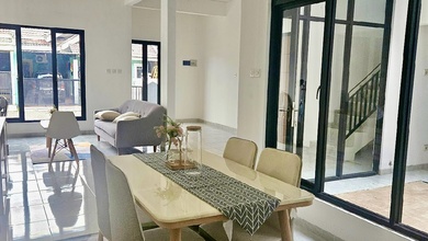 Dijual Rumah Strategis di Serpong, Tangerang Selatan - LT 120m²