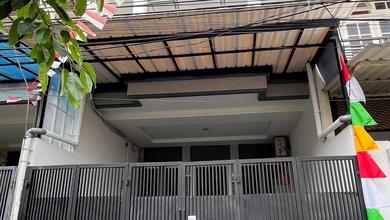 Kesempatan Rumah di Tomang, Jakarta Barat, LB 167m², Harga 2,5 Miliar