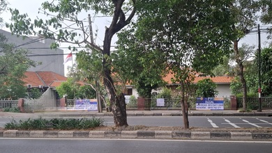 Rumah Area Luxury Jatiwaringin, Bekasi - Harga Menarik 16 Miliar