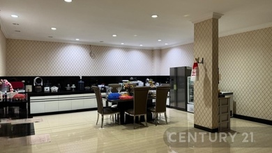 Dijual rumah Mewah di Taman Surya, Jakarta Barat - LT 250m²