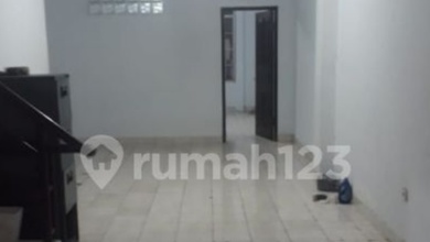 Ruko 3.5 Lantai Cocok untuk Usaha dan Investasi Mutiara Taman Palem