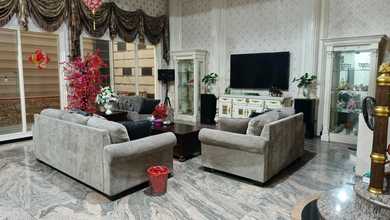 Kesempatan Eksklusif, rumah Mewah di Taman Palem, Jakarta Barat, LB 750m²