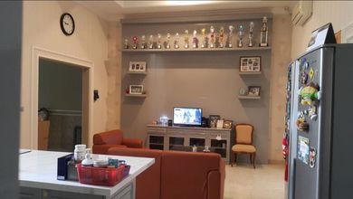 Rumah Area Premium Taman Surya, Jakarta Barat - Harga Terbaik 5,1 Miliar