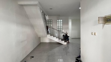 Rumah Dijual di Taman Palem, Jakarta Barat, LB 124m², Harga Kompetitif!