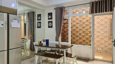For Sale rumah Mewah di Taman Palem, Jakarta Barat - LT 185m²