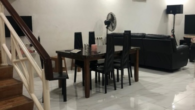 Rumah Elegan di Taman Palem, Jakarta Barat, 3 KT, LT 136m²