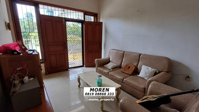 Rumah Elegan di Pluit, Jakarta Utara, 5 Kamar Tidur, LT 240m²