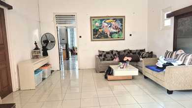 Dijual rumah Eksklusif di Jatinegara, Jakarta Timur - LT 415m²