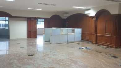 Dijual Gedung Kantor di Tomang Luas Tanah 402 m² Luas Bangunan 954 m² 3 Lantai Ada Basement