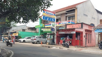 2 Ruko Gandeng 2 Lantai di jln Kebon Jeruk Raya
