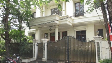 Rumah Mewah di Kawasan Mampang Prapatan, Jakarta Selatan, LB 1100m², Harga 22,5 Miliar