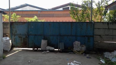 Tanah dan Bangunan Gudang di Kamal Indah, Kalideres