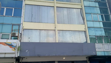 Ruko Gandeng 5 Lantai di Pinggir Jalan Raya Suryo Pranoto