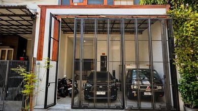 Hunian Elite di Kawasan Jelambar, Jakarta Barat, LB 259m², Harga 3,8 Miliar