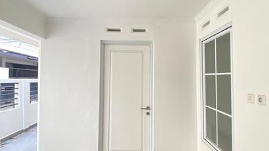 Kesempatan Rumah di Tanjung Duren Utara, Jakarta Barat, LB 93m², Harga 1,2 Miliar