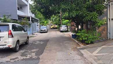 Jual Rumah Megah LT 200 m2 Kawasan Pluit, Jakarta Utara