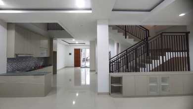 Rumah Mewah di Kawasan Puri Indah, Jakarta Barat, LB 300m², Harga 7,5 Miliar