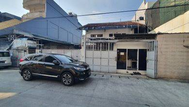 Jual Rumah Cantik LT 735 m2 di Gajah Mada, Jakarta Pusat