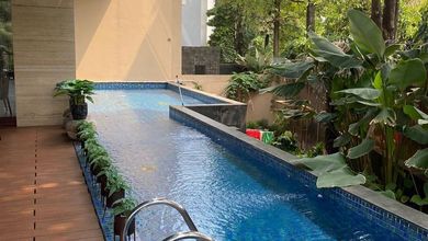 Rumah Area Premium Simprug, Jakarta Selatan - Harga Menarik 29 Miliar