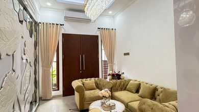 Rumah Elegan di Pulo Asem, Jakarta Timur, 4 KT, LT 135m²