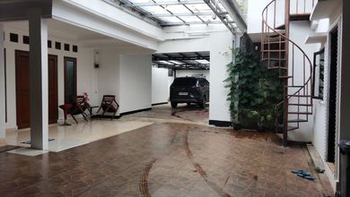 Hunian Elegan di Kemang, Jakarta Selatan, 3 Kamar Tidur, LT 535m²