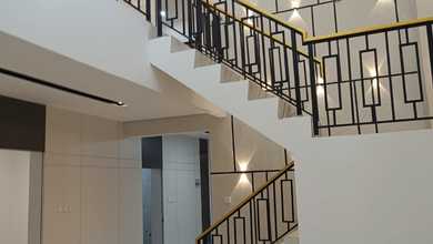 Rumah Mewah di Cengkareng Barat, Jakarta Barat, 4 KT, LT 136m²