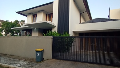 Dijual rumah Premium di Bintaro, Tangerang Selatan - LT 499m²