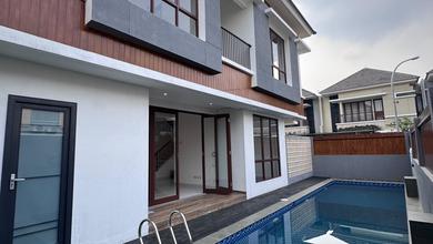 Penawaran Eksklusif, rumah Prestisius di Sektor 9-Bintaro, Tangerang Selatan, LB 320m²