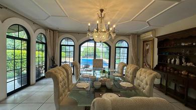 Rumah Mewah di Cilandak, Jakarta Selatan, 5 KT, LT 1075m²