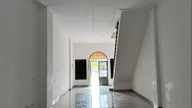 Ruko Osaka 2 muka 3 lantai nonfurnished Hadap Jalan boulevard
