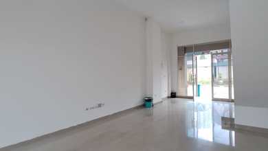 Ruko La Riviera PIK 2 2 muka hadap danau cocok digunakan untuk kegiatan usaha