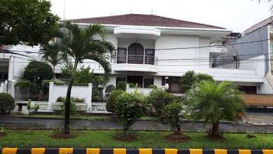 Rumah Prestisius di Kawasan Kedoya, Jakarta Barat, LB 625m², Harga 28,5 Miliar