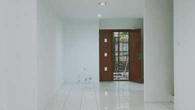 Dijual Rumah Strategis di Taman Palem, Jakarta Barat - LT 90m²