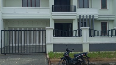 Hunian Elegan di Kav DKI, Jakarta Barat, 4 Kamar Tidur, LT 308m²