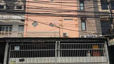 Penawaran Langka, rumah Mewah di Taman Ratu, Jakarta Barat, LB 331m²