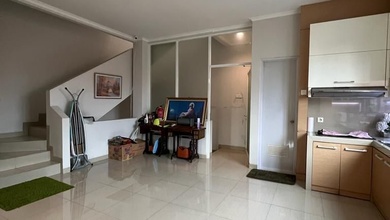 Rumah Mewah di Kawasan Grogol, Jakarta Barat, LB 300m², Harga 5,5 Miliar