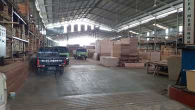 Dijual Gudang Akses 40 Feet Lokasi Pinggir Jalan Raya Suradita 